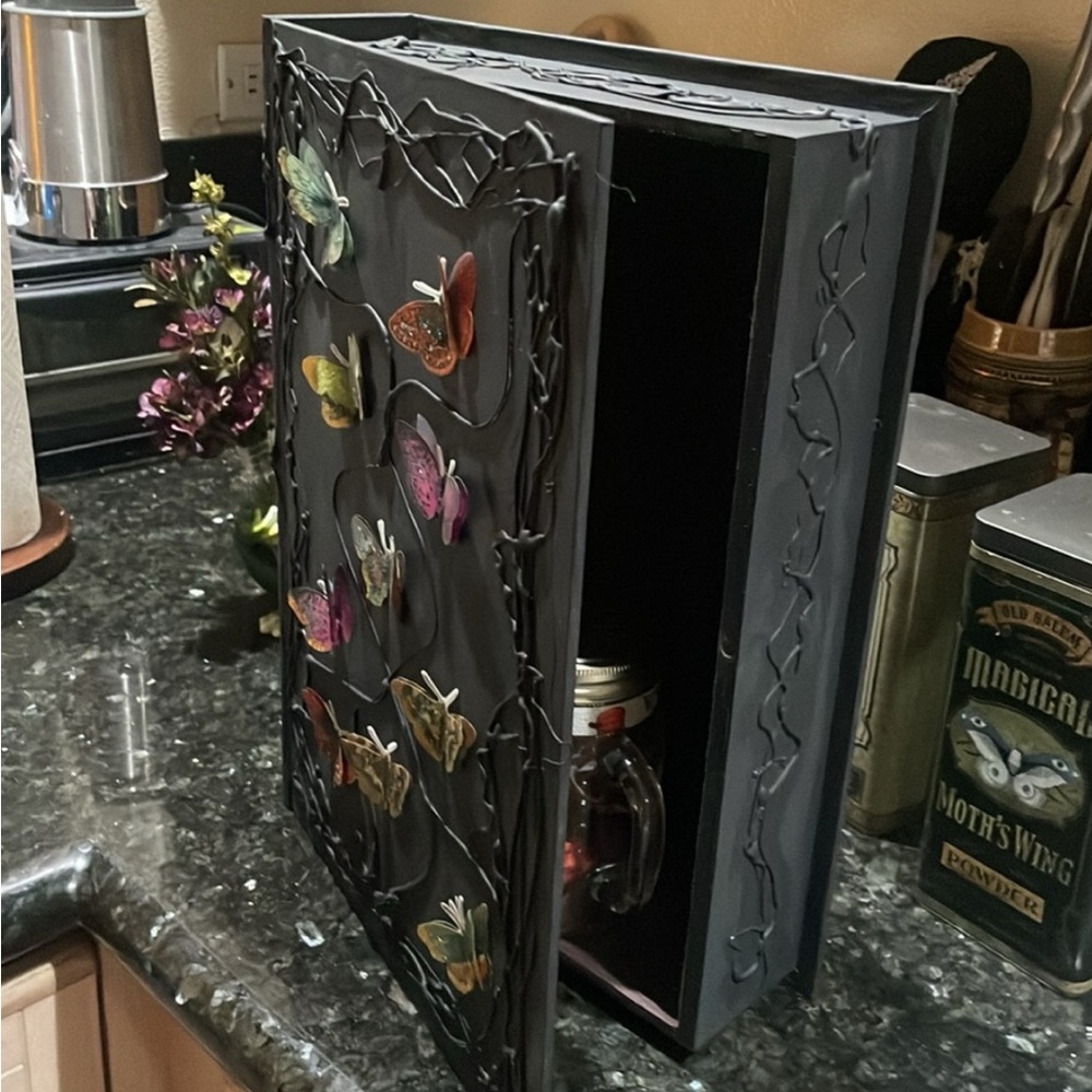 ✨📚CUSTOM ART BOOK BOX & SHADOW BOX REQUEST ✨📚 - Picture 3 of 13